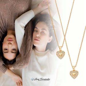 Cadena de corazón dorada